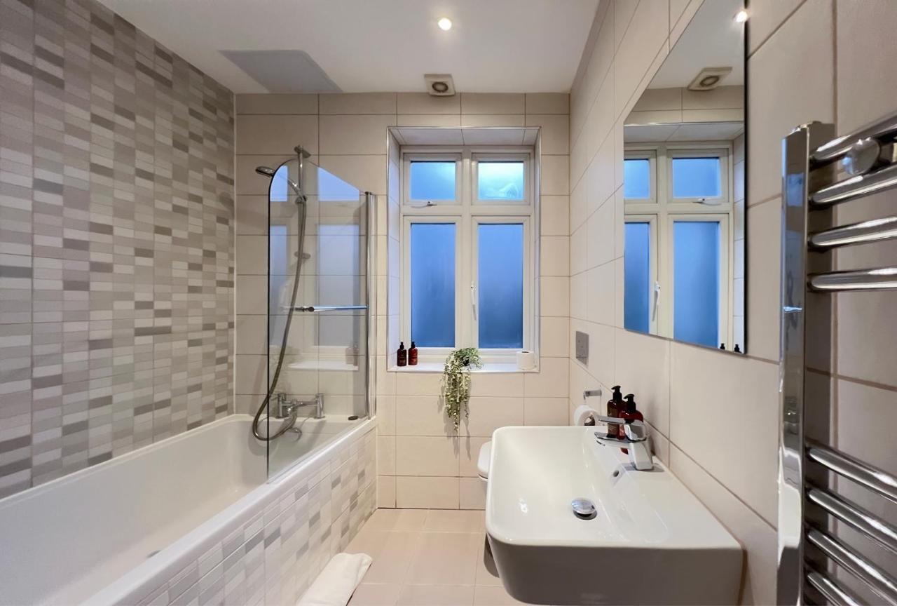Prime Location Camden Luxury Apt Sleeps 6 London Luaran gambar